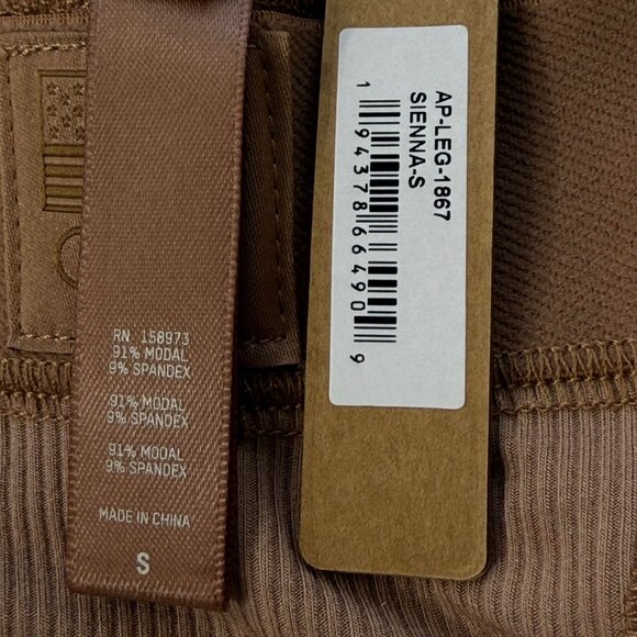 SKIMS Soft Lounge Rib Leggings Team USA Sienna Small‎ - Picture 9 of 12